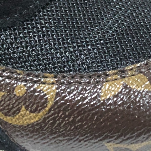 Authentic Louis Vuitton Monogram Run Away Sneaker Trainers Size 37 - Picture 10 of 13